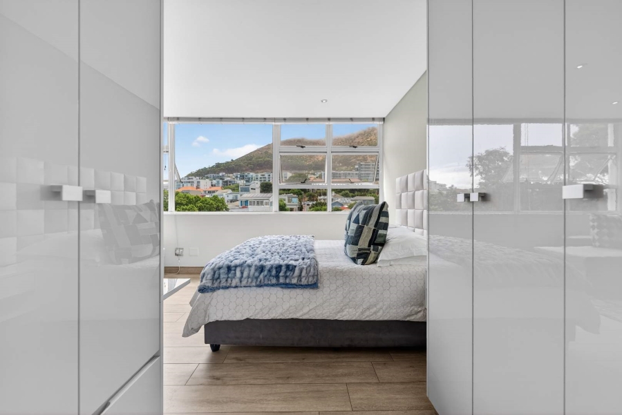 To Let 1 Bedroom Property for Rent in Sea Point Western Cape